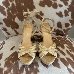 Anne Klein Tan Heels with Classic Elegance